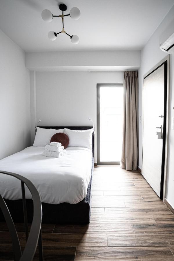 Hotel The Rooster'S Egg à Athènes Extérieur photo